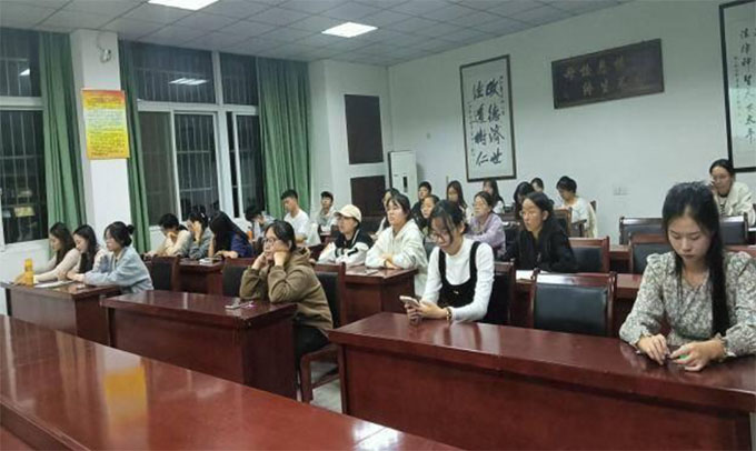 ���݌WԺ���L�Ļ����v�f���_չ�����L�o�������е��� ���}�v��