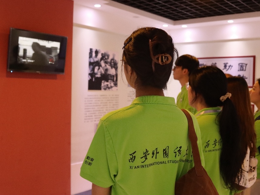 �����l(xi��ng)�F(tu��n)�(du��)���M(j��n)���Ͼ��R�����ČW(xu��)�^̽���r(n��ng)���ČW(xu��)���E