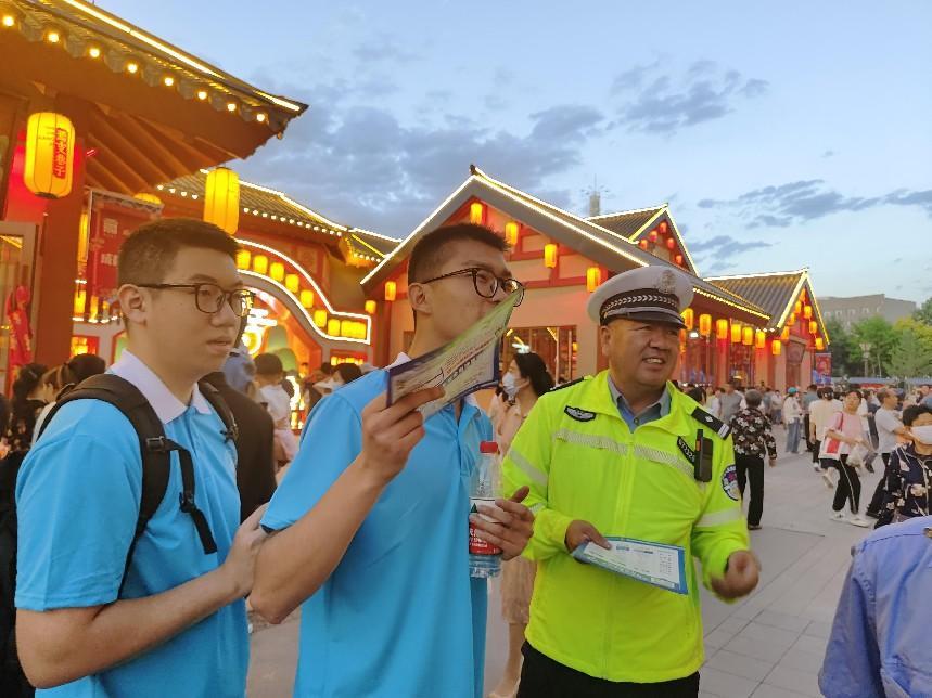 ����Lɽ��������ӭʢ��