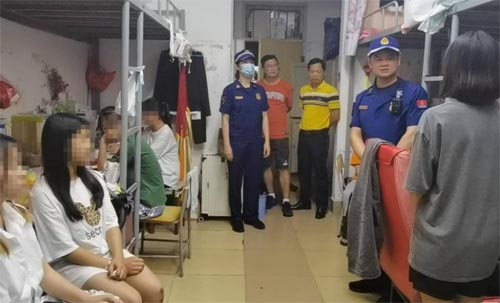 Ů��W��ҹ�g������������˺�Ů����ɶ��ͬ