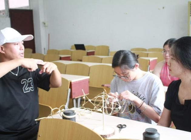 �ഺ�x��•���z ����Ȧ������ɽ ��ˇ��ͻ��ꠡ� �� ������ + �Ļ��� ������^�����»���