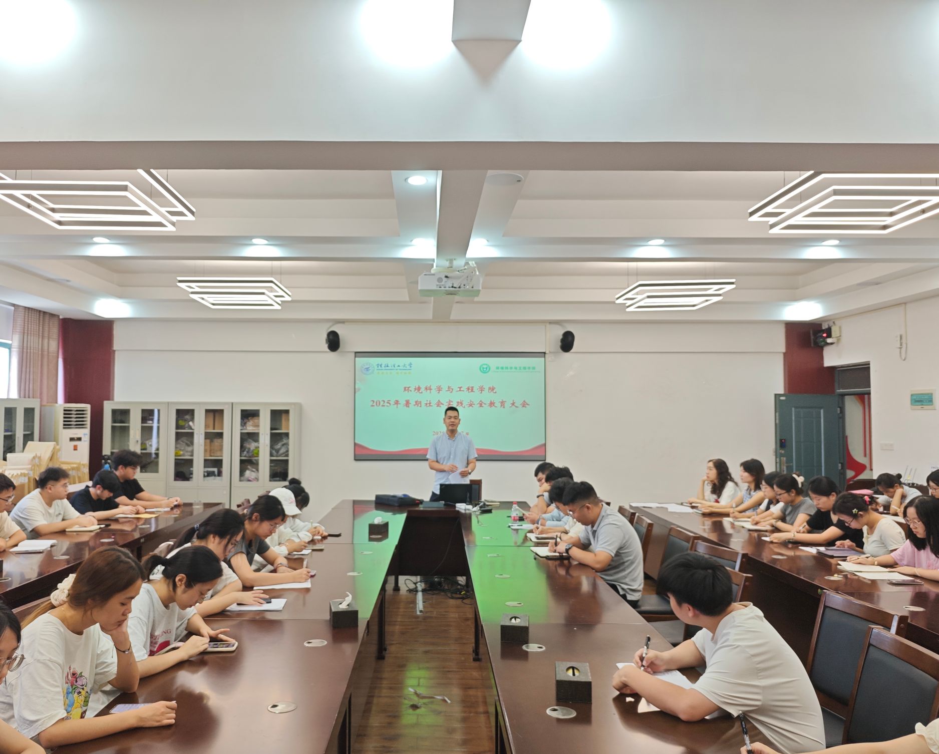 ����������W����ˮƽꑡ��������顱���`�F�_չ ������