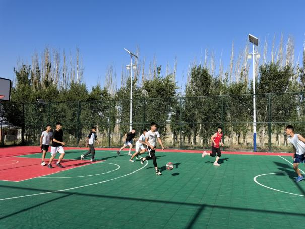 ��ε�����������`�F(li��n)�ֲ�˹̹�l(xi��ng)�e�k�@��ِ��������F�Y(ji��)��ƪ�� ��˹̹�l(xi��ng)����M�@�L(f��ng)�A