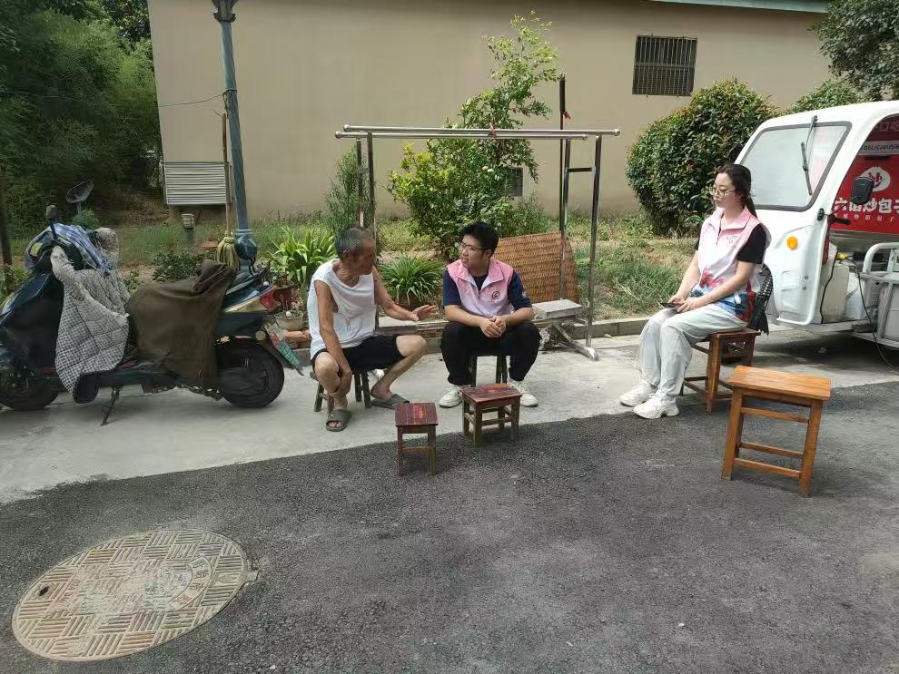 �Ͼ�������W(xu��)̩�݌W(xu��)Ժ������F퍣��ǻ����С����(hu��)��(sh��)�`�F(tu��n)�(du��)���мtɫ���򡢺�P(y��ng)��������--����Ƭ�^(q��)���L�ϱ���ϣ��