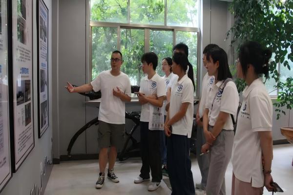 �����x���ഺ�У���ؔ�W�Ӹ�����