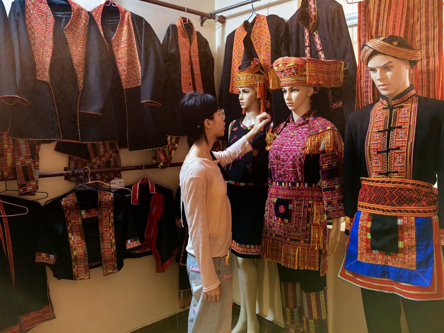 �V��������W(xu��) �����Cǰ�̡� �Fꠣ�̽�����C�������ں��еĂ�����·��