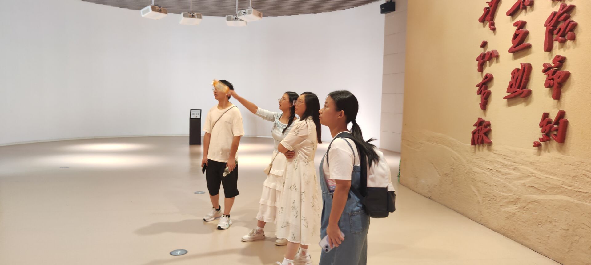 �����tɫ��������a�Gɫ�D�͡������r�W��������̽�����B���d֮·